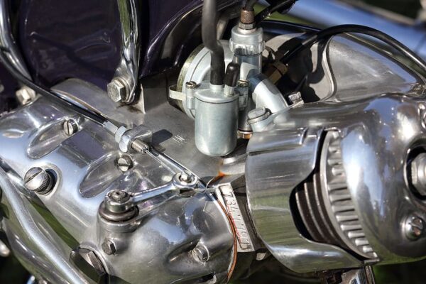 Guía práctica para limpiar el motor de aluminio de tu moto